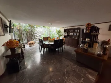 CASA TRADICIONAL POBLANA EN EL CERRITO A UNAS CALLES DE PLAZA CRYSTAL
