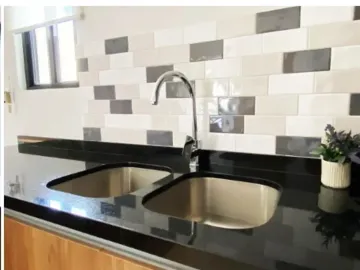 Casa en venta en la Rioja ,jardín y casa club.