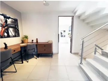 Casa en venta en la Rioja ,jardín y casa club.