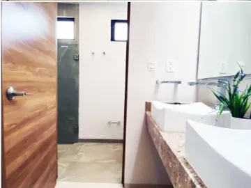 Casa en venta en la Rioja ,jardín y casa club.