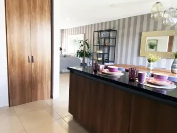 Casa en venta en la Rioja ,jardín y casa club.