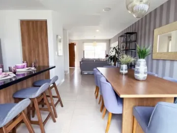 Casa en venta en la Rioja ,jardín y casa club.