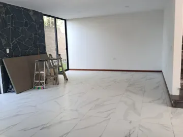 Casa en venta en Arboreto, San Pedro Cholula: Amplia y moderna con jardín