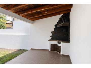 CASA EN VENTA DE UN NIVEL CON EXCEDENTE EN PIRAMIDES QUERETARO