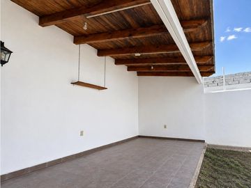 CASA EN VENTA DE UN NIVEL CON EXCEDENTE EN PIRAMIDES QUERETARO