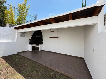 CASA EN VENTA DE UN NIVEL CON EXCEDENTE EN PIRAMIDES QUERETARO
