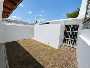 CASA EN VENTA DE UN NIVEL CON EXCEDENTE EN PIRAMIDES QUERETARO