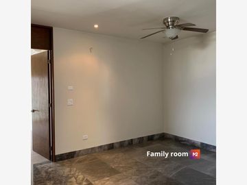 Casa en Venta en Jardines Coloniales, San Pedro Garza García, Nuevo León