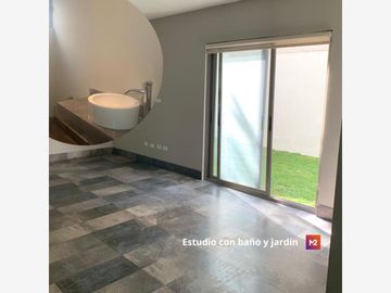 Casa en Venta en Jardines Coloniales, San Pedro Garza García, Nuevo León
