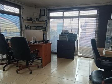 Edificio Comercial en Fraccionamiento Ciudad Azteca Sección Oriente
