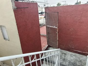 Edificio Comercial en Fraccionamiento Ciudad Azteca Sección Oriente