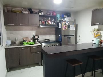 Edificio Comercial en Fraccionamiento Ciudad Azteca Sección Oriente