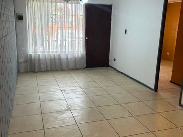 Oportunidad única! Amplia casa de 3 dormitorios y 2 baños