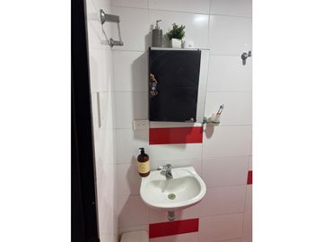 SE ARRIENDA CASA COMERCIAL EN EL BARRIO BETANIA