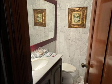 SE VENDE APARTAMENTO EN ZONA EXCLUSIVA DE LA CIUDAD