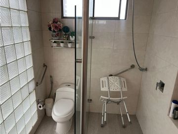 SE VENDE APARTAMENTO EN ZONA EXCLUSIVA DE LA CIUDAD