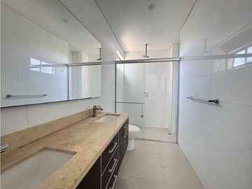SE ARRIENDA HERMOSO APARTAMENTO MUY CERCA A MALL PLAZA