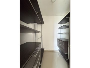 SE ARRIENDA HERMOSO APARTAMENTO MUY CERCA A MALL PLAZA