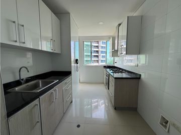 SE ARRIENDA HERMOSO APARTAMENTO MUY CERCA A MALL PLAZA