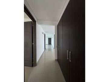 SE ARRIENDA HERMOSO APARTAMENTO MUY CERCA A MALL PLAZA