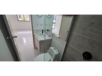 SE VENDE ESPECTACULAR APARTAMENTO EN PRIMER PISO RIO ALTO