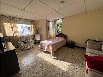 SE VENDE ESPECTACULAR CASA EN BARRIO EL POBLADO