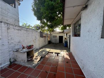 SE VENDE ESPECTACULAR CASA EN BARRIO EL POBLADO