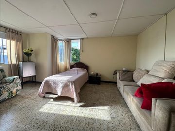 SE VENDE ESPECTACULAR CASA EN BARRIO EL POBLADO