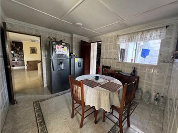 SE VENDE ESPECTACULAR CASA EN BARRIO EL POBLADO