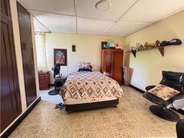 SE VENDE ESPECTACULAR CASA EN BARRIO EL POBLADO