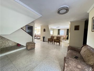 SE VENDE ESPECTACULAR CASA EN BARRIO EL POBLADO