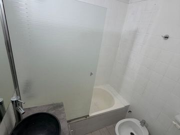 Alquiler departamento de 2 ambientes Vicente Lopez excelente ubicación  Con cochera Movible