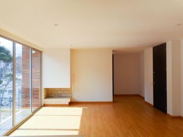 Apartamento en arriendo de 2 hab. en Santa Barbara, Bogotá