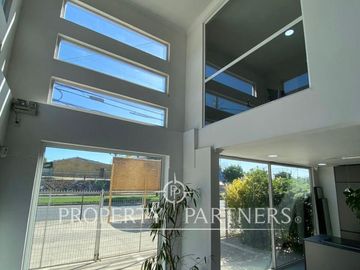 Gran local comercial en avenida 2 norte