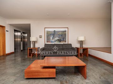 Exclusivo departamento, excelente distribución y vista despejada en Barrio Noruega.