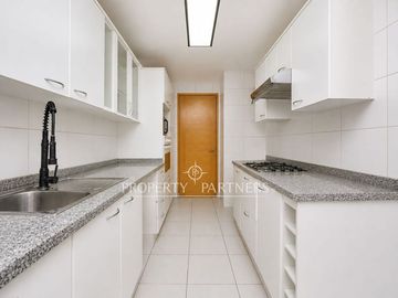 Exclusivo departamento, excelente distribución y vista despejada en Barrio Noruega.