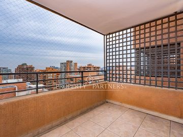 Exclusivo departamento, excelente distribución y vista despejada en Barrio Noruega.