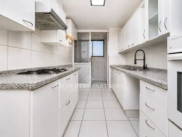 Exclusivo departamento, excelente distribución y vista despejada en Barrio Noruega.