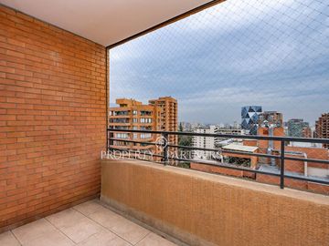 Exclusivo departamento, excelente distribución y vista despejada en Barrio Noruega.