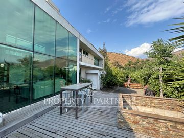 Espectacular casa mediterránea en exclusivo condominio en Camino de Cintura