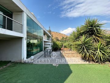Espectacular casa mediterránea en exclusivo condominio en Camino de Cintura