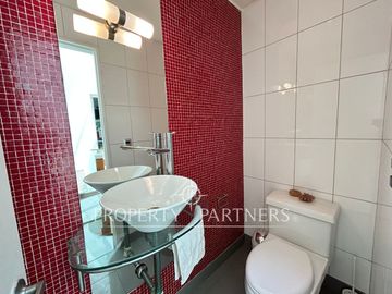 Espectacular casa mediterránea en exclusivo condominio en Camino de Cintura