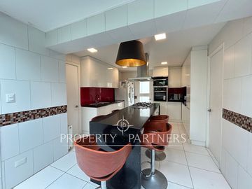 Espectacular casa mediterránea en exclusivo condominio en Camino de Cintura