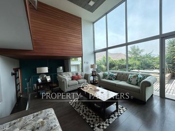 Espectacular casa mediterránea en exclusivo condominio en Camino de Cintura