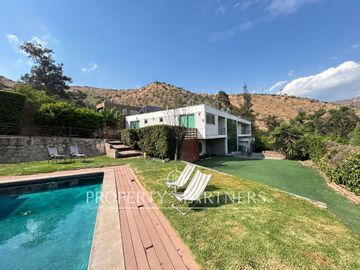 Espectacular casa mediterránea en exclusivo condominio en Camino de Cintura