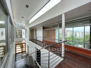 Espectacular casa mediterránea en exclusivo condominio en Camino de Cintura