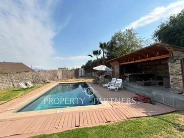 Espectacular casa mediterránea en exclusivo condominio en Camino de Cintura
