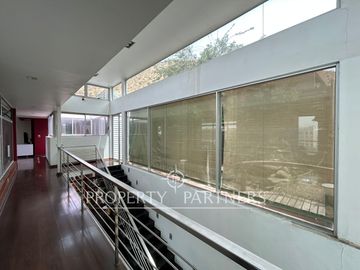 Espectacular casa mediterránea en exclusivo condominio en Camino de Cintura