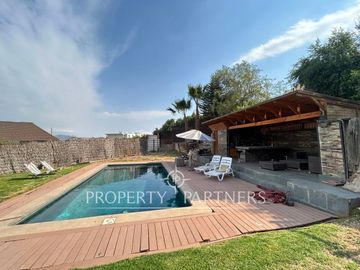 Espectacular casa mediterránea en exclusivo condominio en Camino de Cintura