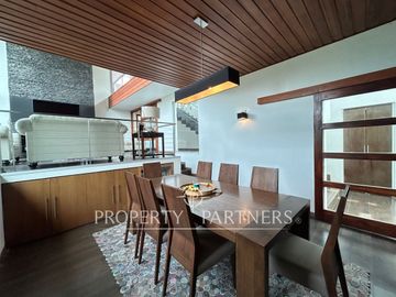 Espectacular casa mediterránea en exclusivo condominio en Camino de Cintura